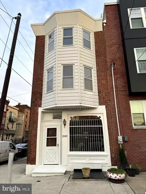 2243 Emerald St, Philadelphia, PA 19125