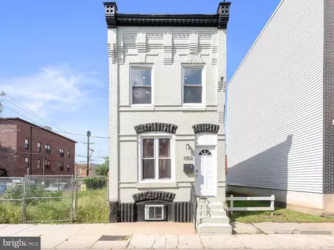 1302 N Dover St, Philadelphia, PA 19121