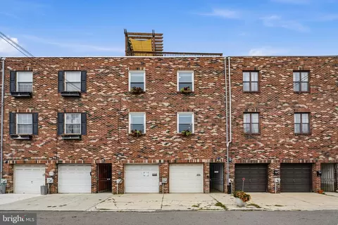 1711 Fitzwater St #A, Philadelphia, PA 19146