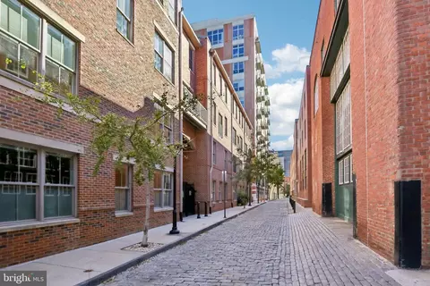 133 N Bread St #C1, Philadelphia, PA 19106