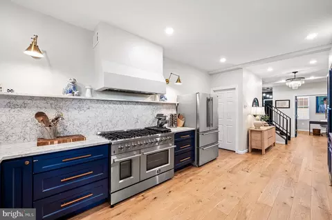 806 Moyer St, Philadelphia, PA 19125