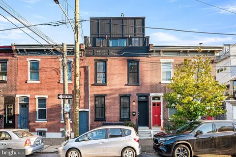 806 Moyer St, Philadelphia, PA 19125