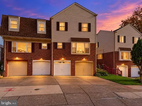 9335 Banes St #A, Philadelphia, PA 19115