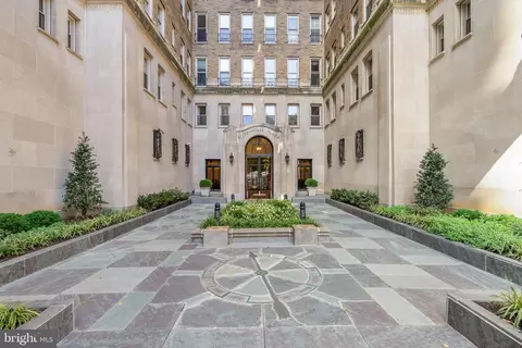 1901 Walnut St #15A, Philadelphia, PA 19103