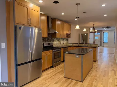 1233 S 15th St, Philadelphia, PA 19146