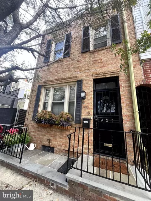 909 S 3rd St, Philadelphia, PA 19147
