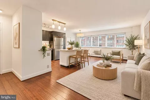 1900 John F Kennedy Blvd #821, Philadelphia, PA 19103