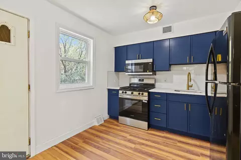 2106 N Camac St, Philadelphia, PA 19122