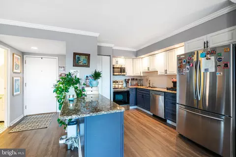 200 10 Lombard St #703, Philadelphia, PA 19147