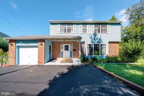 814 Caledonia St, Philadelphia, PA 19128