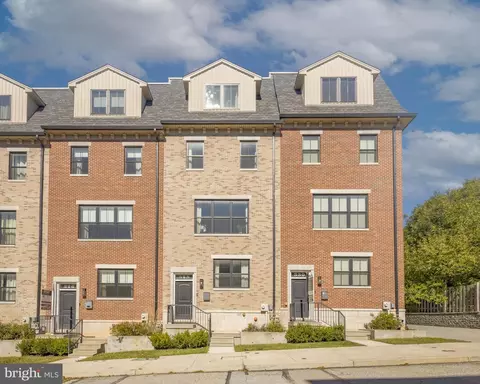 328 Wright St, Philadelphia, PA 19128