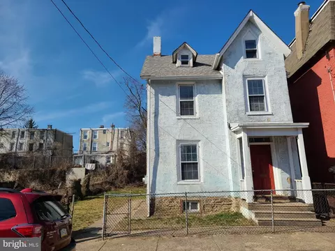 89 E Herman St, Philadelphia, PA 19144
