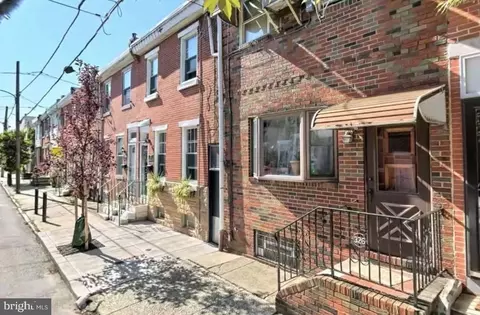 326 Greenwich St, Philadelphia, PA 19147