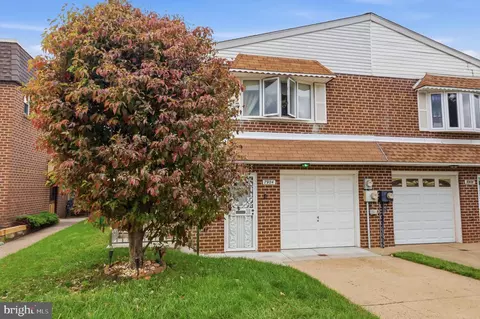 7904 Calvert St, Philadelphia, PA 19152