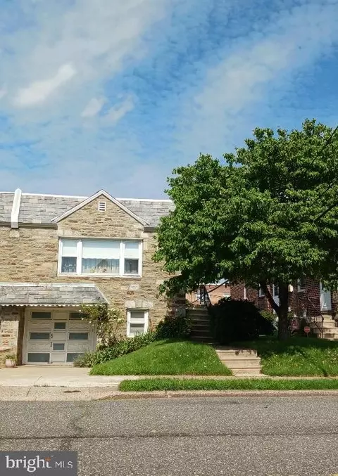 811 Stanwood St, Philadelphia, PA 19111