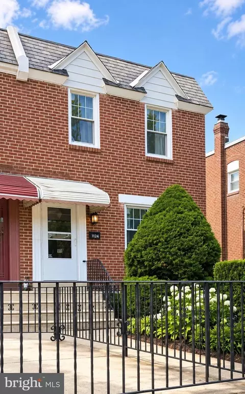 1124 Fanshawe St, Philadelphia, PA 19111