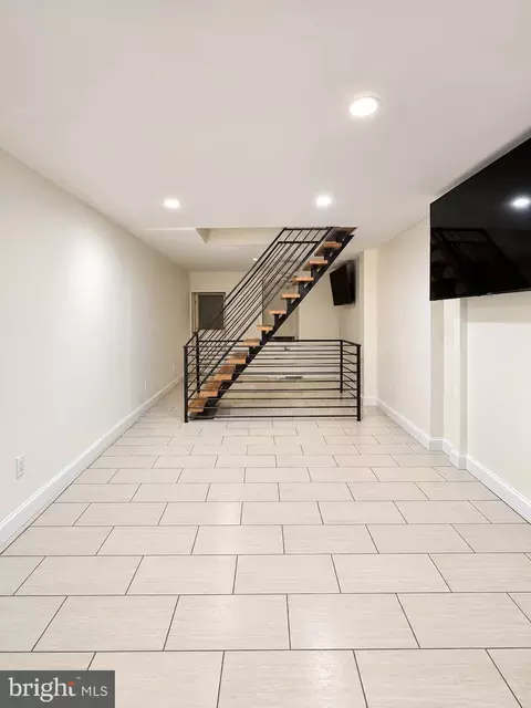 727 N Dekalb St, Philadelphia, PA 19104