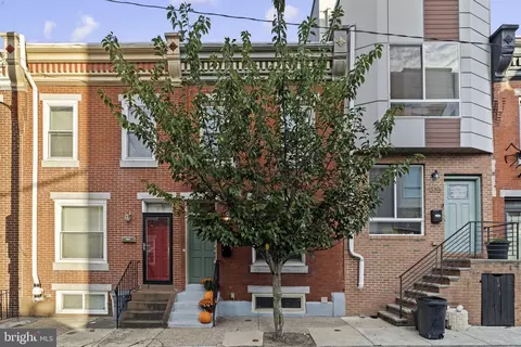 1337 N Myrtlewood St, Philadelphia, PA 19121