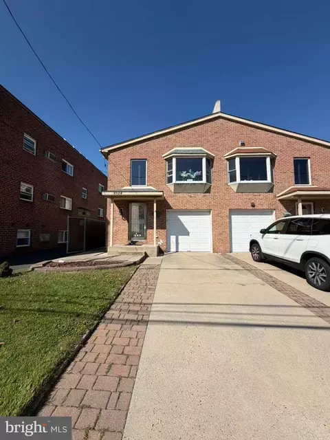 9524 Evans St, Philadelphia, PA 19115