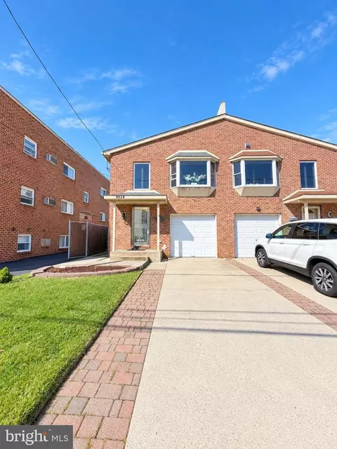 9524 Evans St, Philadelphia, PA 19115