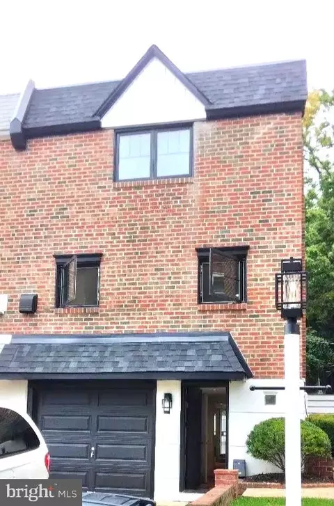 652 Hagner St, Philadelphia, PA 19128