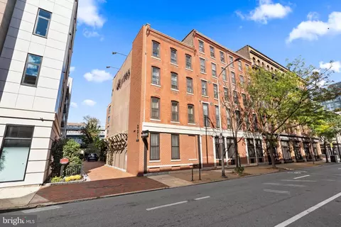 301 Race St #C007, Philadelphia, PA 19106