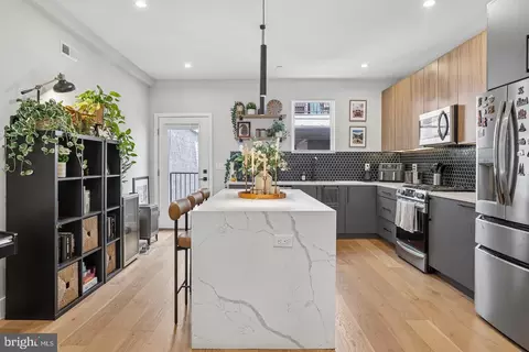 2656 Salmon St, Philadelphia, PA 19125