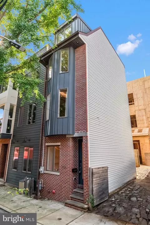 966 N Leithgow St, Philadelphia, PA 19123