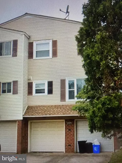 9242 Jamison Ave #B, Philadelphia, PA 19115