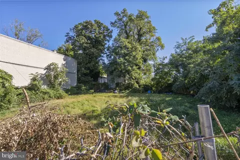 5905 N 10th St, Philadelphia, PA 19141