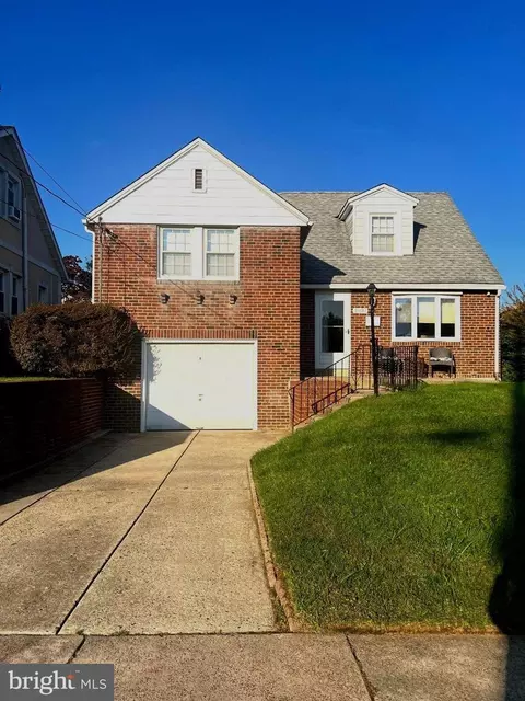 1821 Emerson St, Philadelphia, PA 19152