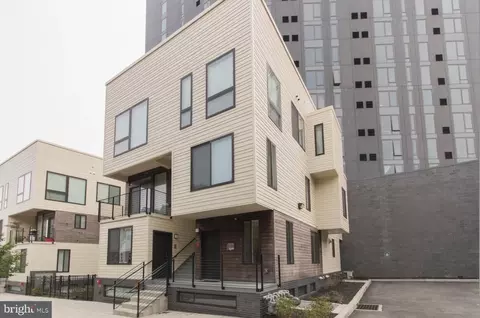3200 Summer St #11, Philadelphia, PA 19104