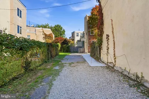 335 Rear -337 Poplar St, Philadelphia, PA 19123