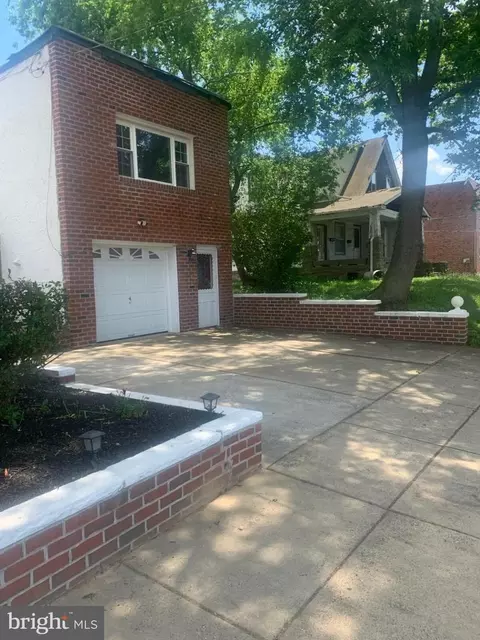 709 Chandler St, Philadelphia, PA 19111