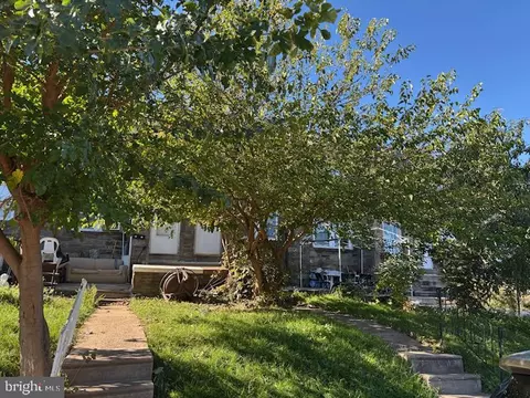 1252 Stirling St, Philadelphia, PA 19111