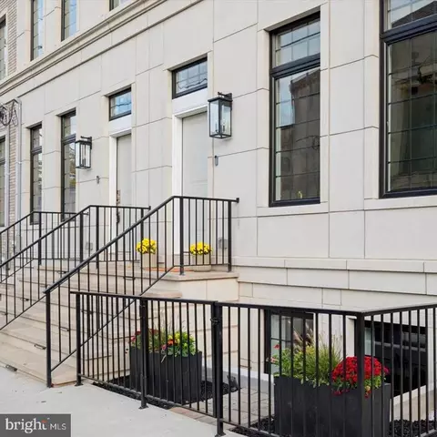 124 W Sharpnack St, Philadelphia, PA 19119