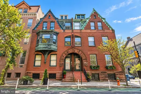 2132 Spruce St, Philadelphia, PA 19103