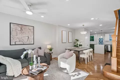 1033 Carpenter St, Philadelphia, PA 19147