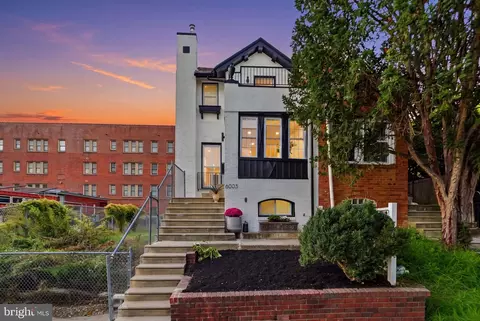 6003 Cedarhurst St, Philadelphia, PA 19143