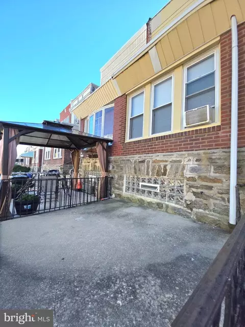 1992 Elston St, Philadelphia, PA 19138