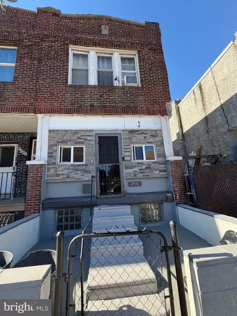 2536 S Holbrook St, Philadelphia, PA 19142