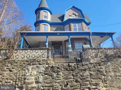 6509 N 8th St, Philadelphia, PA 19126