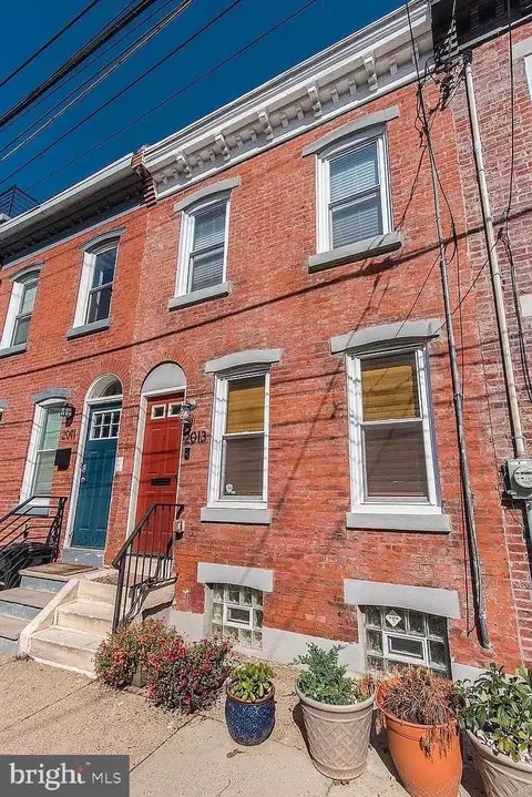 2013 E Fletcher St, Philadelphia, PA 19125