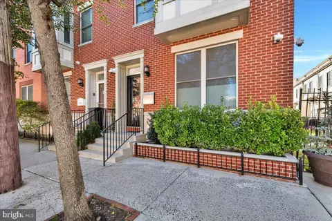 1240 Fitzwater St, Philadelphia, PA 19147