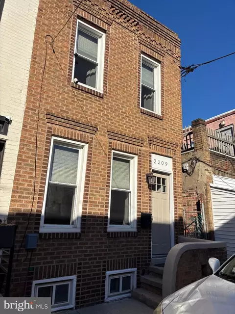 2209 Sears St, Philadelphia, PA 19146