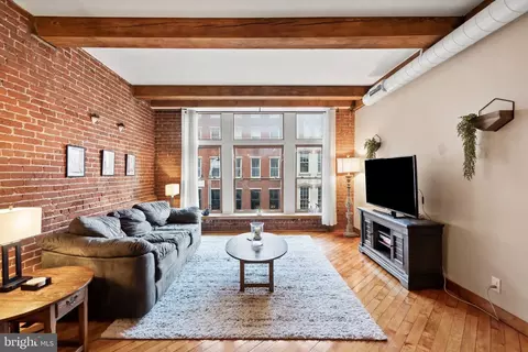 122 Chestnut St #301, Philadelphia, PA 19106