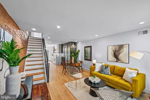 806 Dudley St, Philadelphia, PA 19148