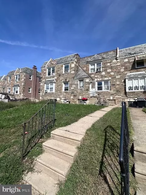 2139 Fanshawe St, Philadelphia, PA 19149