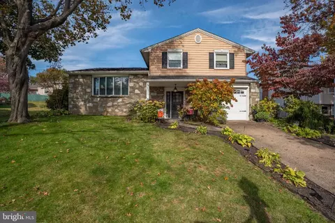 9720 Jeanes St, Philadelphia, PA 19115