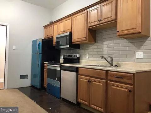 1805 N 33rd St, Philadelphia, PA 19121